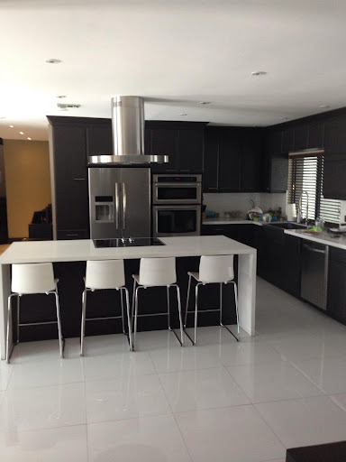 Farias Kitchen Cabinets