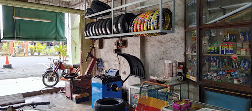 Juan Loong tyre service centre