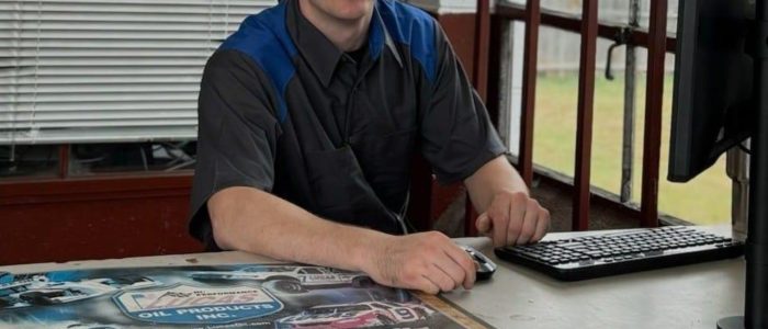 Servis Kereta oleh Pria Mekanik: Auto Work Berkualiti