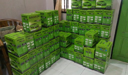 Rakan Bateriku Manjung – Fotografi Latar Belakang Pantai, Persahabatan & Keindahan Laut