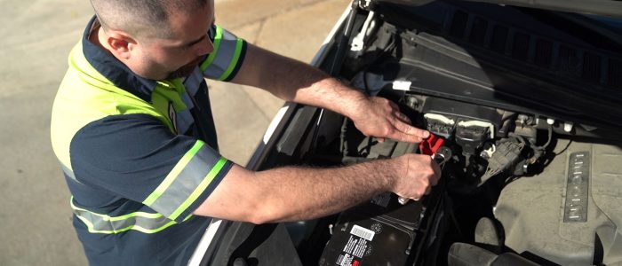 Servis Tayar dan Bateri Standard – Pemeriksaan Penuh untuk Keselamatan Kenderaan